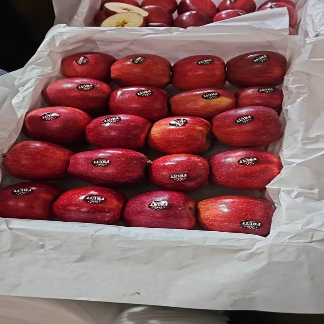Red Delicious Imported Apple: Fresh & Juicy, Premium Quality