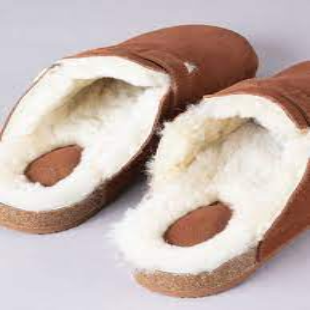 Unisex Leather Slippers Durable And Stylish