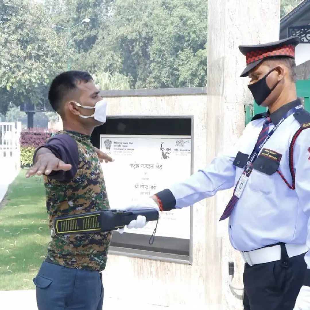 24 Hours Security Guard Services Reliable Protection 