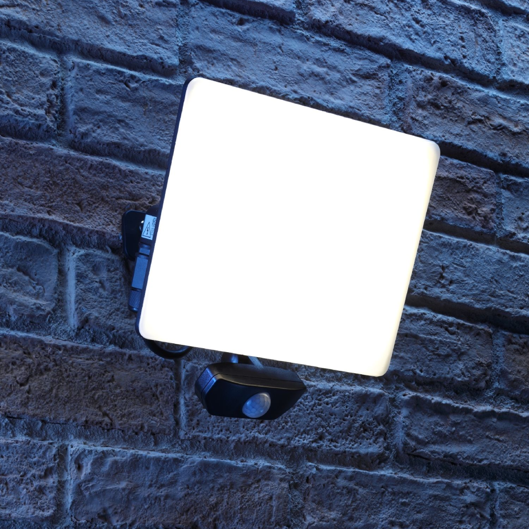 Auraglow PIR Motion Sensor LED Security Light Review