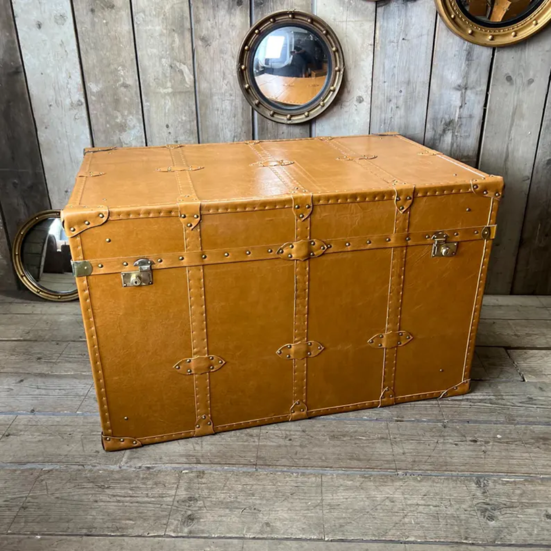 XXL End-of-Bed Leather Trunk for Luxury Export Storage