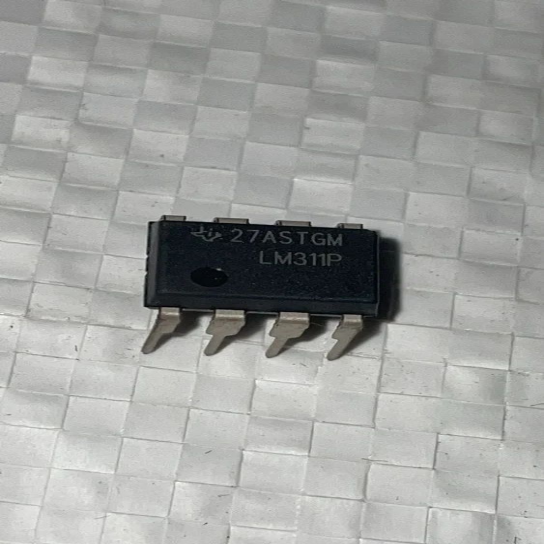 DIP LM311P TI Analog Comparators IC
