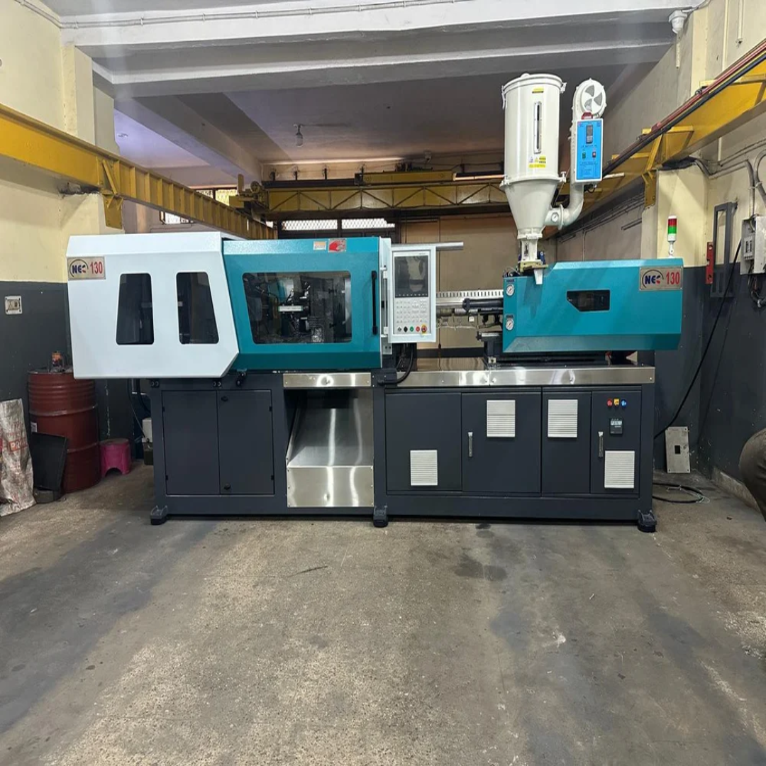 Hydraulic Injection Molding Machine